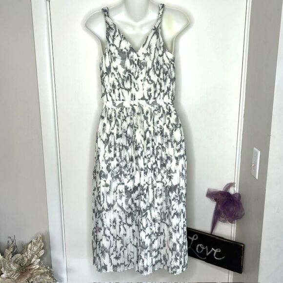 BANANA REPUBLIC FLORAL PLEATED CHIFFON OCCAISION DRESS PETITE SIZE 4 - Picture 11 of 13